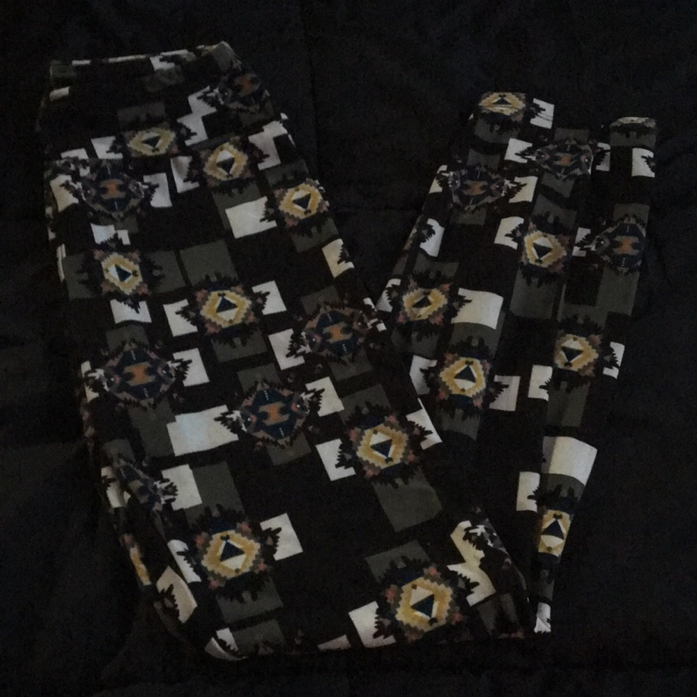 Fun Patterned Lularoe leggings